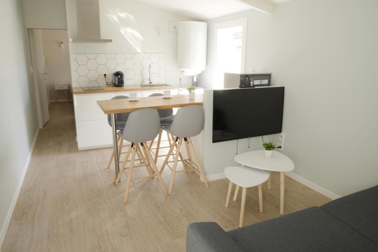 T2 - 28M2 Avec Cour Et Stationnement, Wifi Et Linge Fournis Lejlighed Angoulême Eksteriør billede